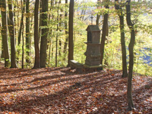 La chapelle du Saint Sauveur le long du sentier 7 à La Motte