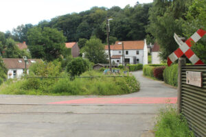 Vestige du chemin de fer et pont à trois voies à la rue de la Forge